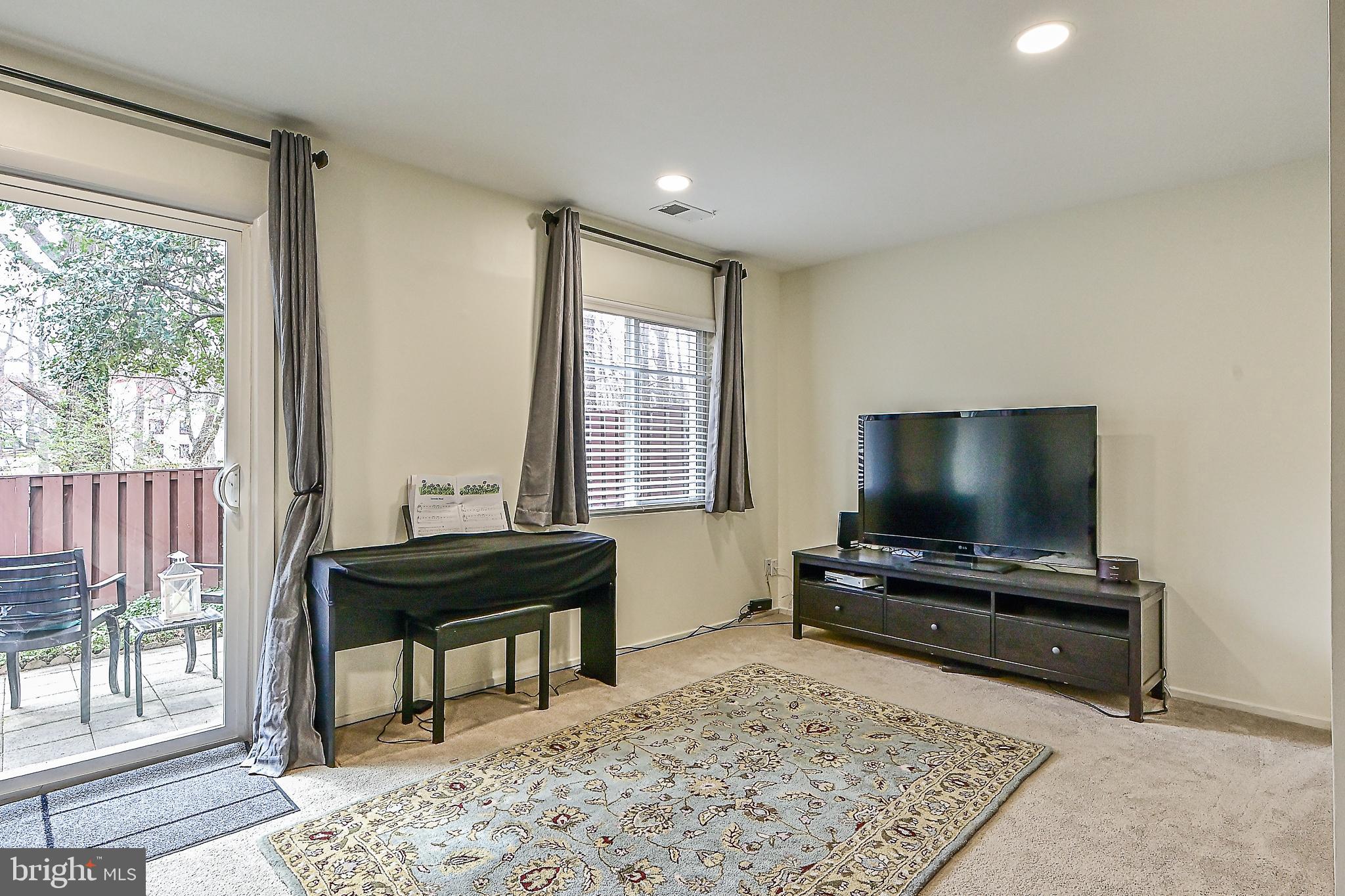 2414 Southgate Square Reston, VA 20191 - Photo 30 of 48