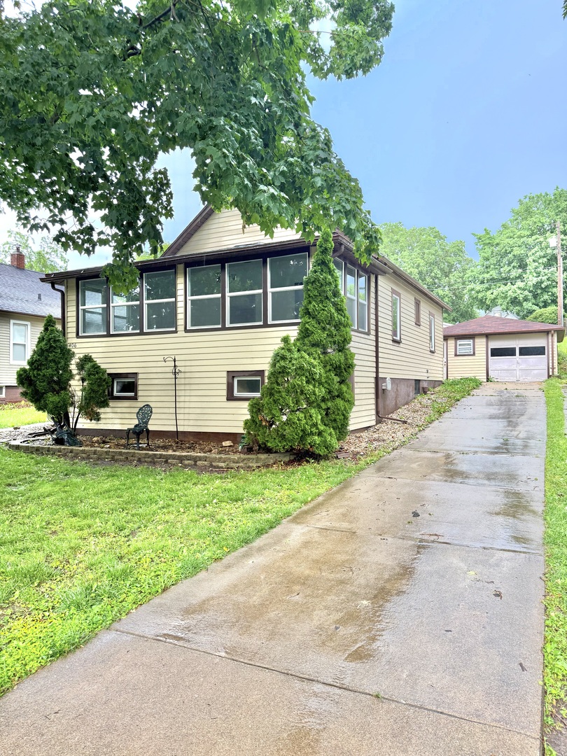 406 East St Paul Street Spring Valley, IL 61362 - Photo 1 of 15