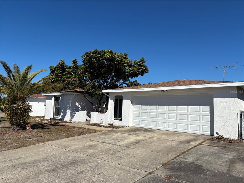 9524 Towanda Lane Port Richey, FL 34668 - Photo 2 of 19