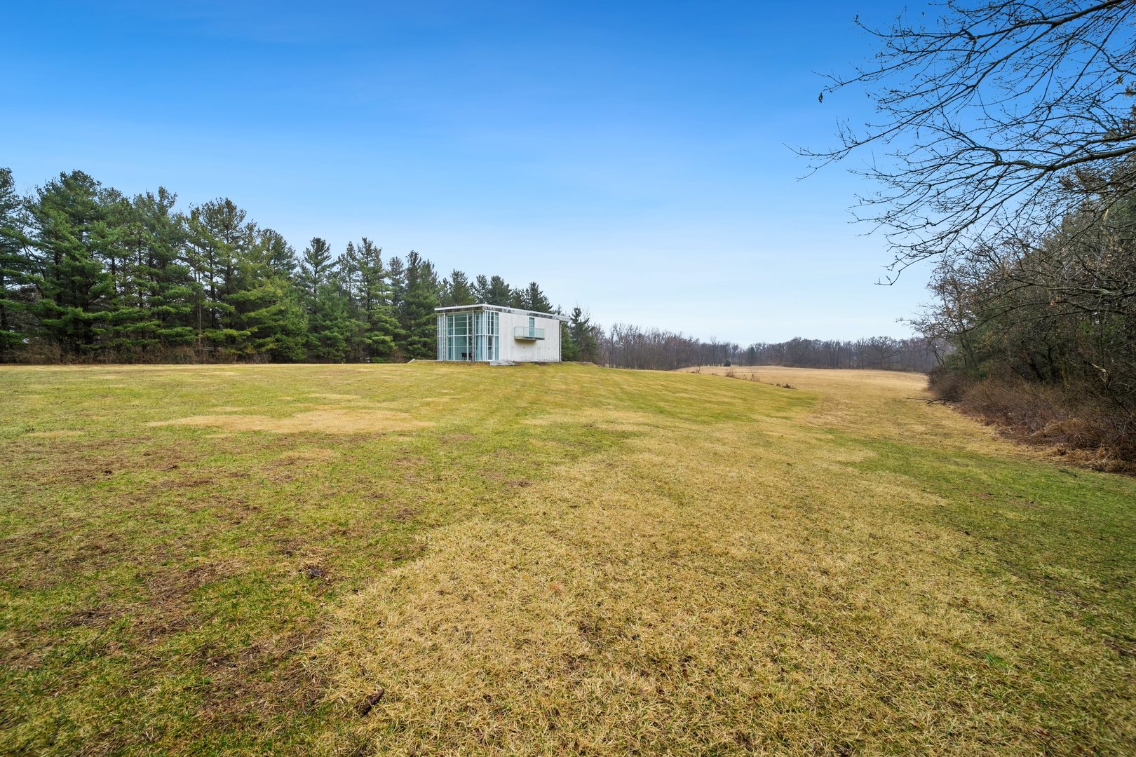 18303 Lincoln Road Harvard, IL 60033 - Photo 6 of 35 a view of an ocean and beach