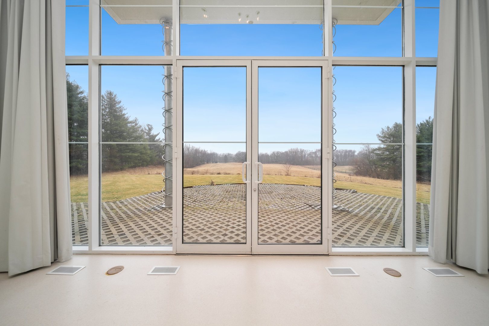 18303 Lincoln Road Harvard, IL 60033 - Photo 8 of 35 a view of a room with window