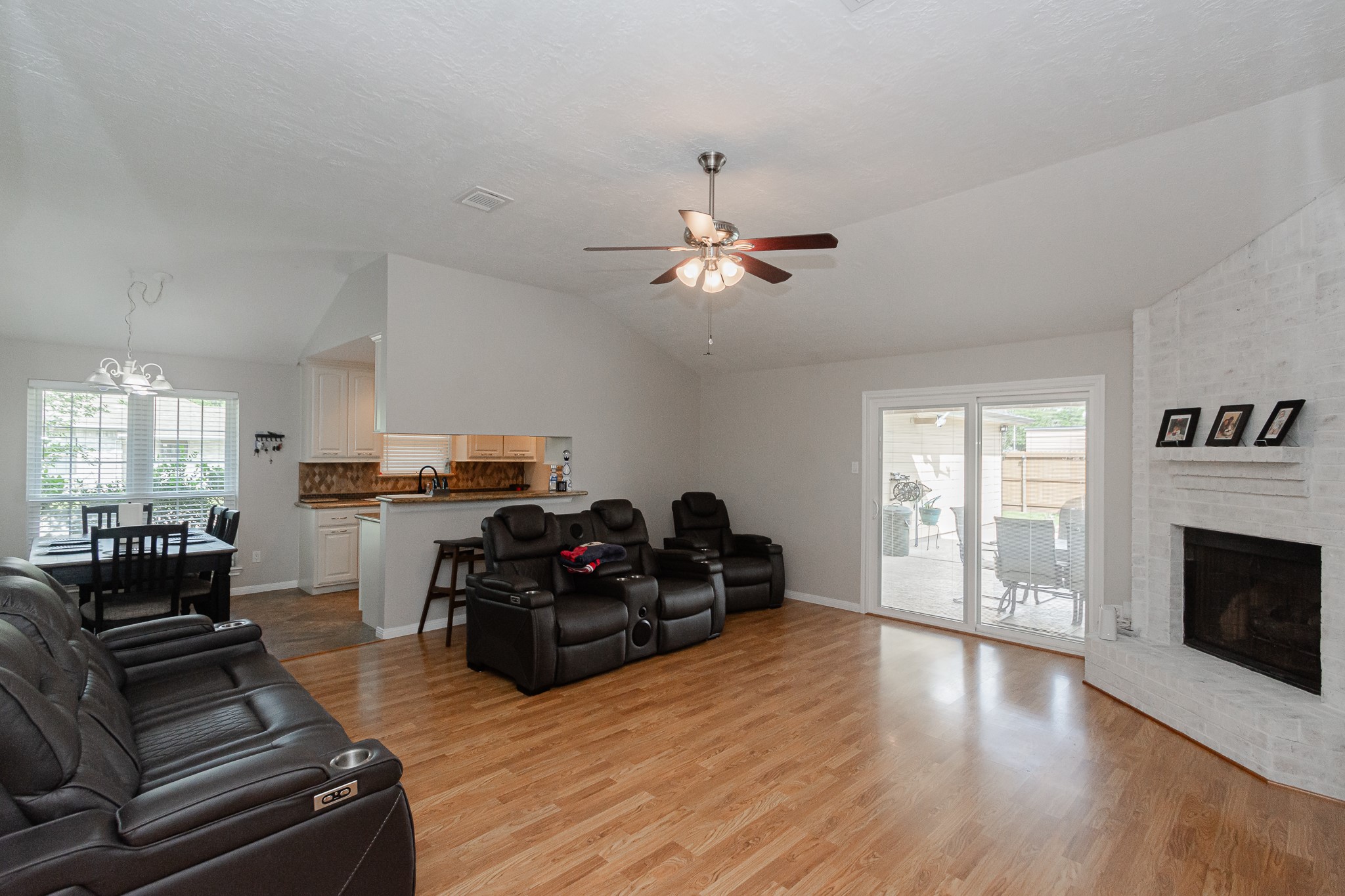 2905 Hamm Road Pearland, TX 77581 - Photo 4 of 17