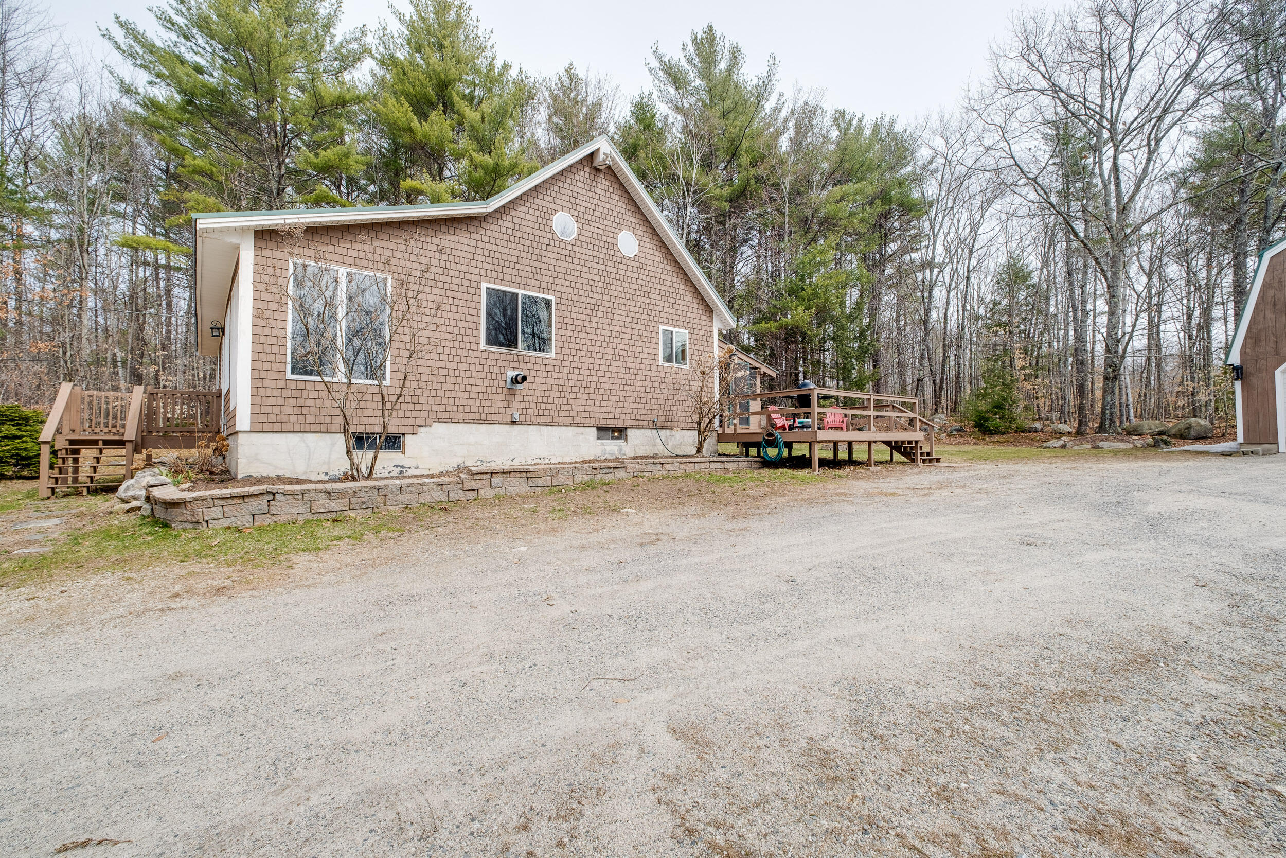 137 Valley Road Raymond, ME 04071 - Photo 28 of 35 137 Valley Rd_Raymond_29