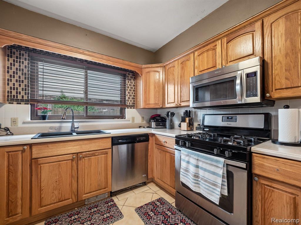 24715 Timber Ridge Trail Flat Rock, MI 48134 - Photo 6 of 22 Gallery Image 6
