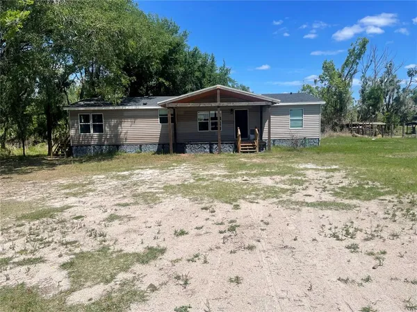 $1,800 | 745 Dean Street, Mulberry, FL 33860