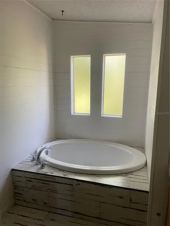 $1,800 | 745 Dean Street, Mulberry, FL 33860