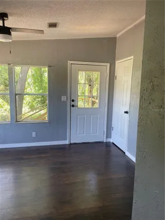 $1,800 | 745 Dean Street, Mulberry, FL 33860