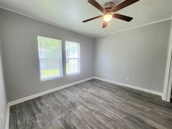 $1,900 | 701 18th Avenue North, Texas City, TX 77590