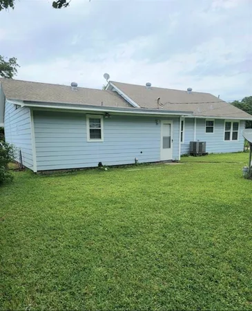 $1,900 | 701 18th Avenue North, Texas City, TX 77590