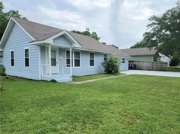 $1,900 | 701 18th Avenue North, Texas City, TX 77590