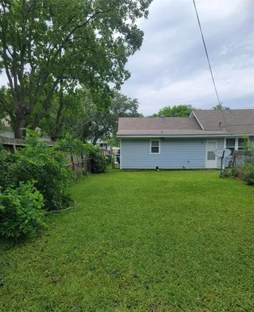 $1,900 | 701 18th Avenue North, Texas City, TX 77590