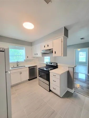 $1,900 | 701 18th Avenue North, Texas City, TX 77590