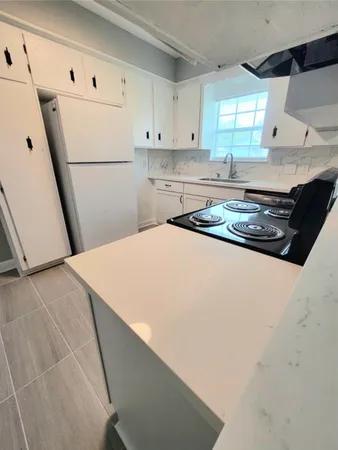 $1,900 | 701 18th Avenue North, Texas City, TX 77590