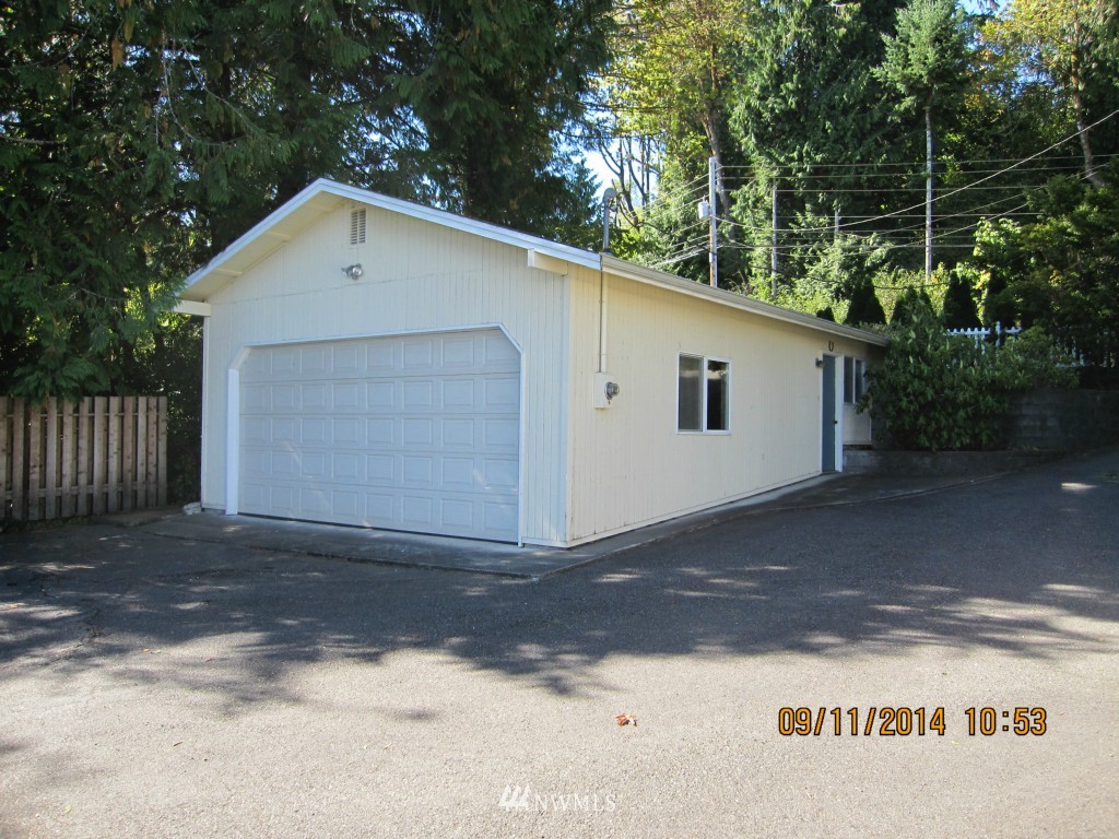 7710 East Grapeview Loop Road Allyn, WA 98524 - Photo 11 of 15 Gallery Image 11
