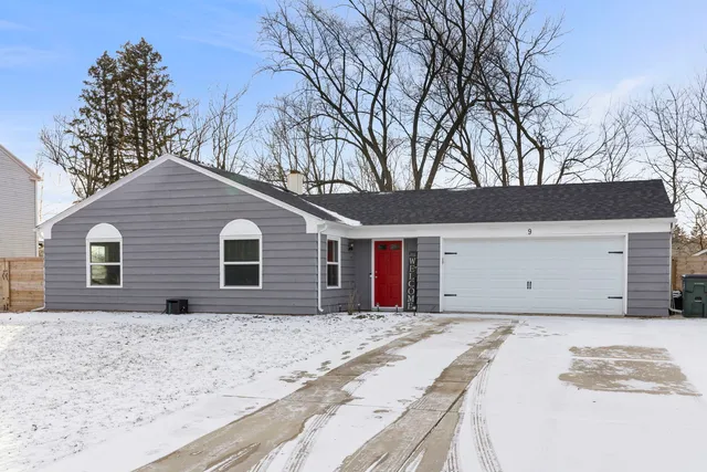 $299,900 | 9 Fieldcrest Drive, Montgomery, IL 60538