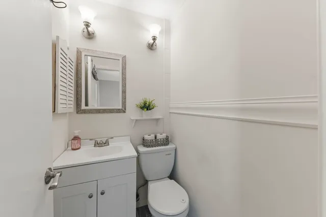 $299,900 | 9 Fieldcrest Drive, Montgomery, IL 60538