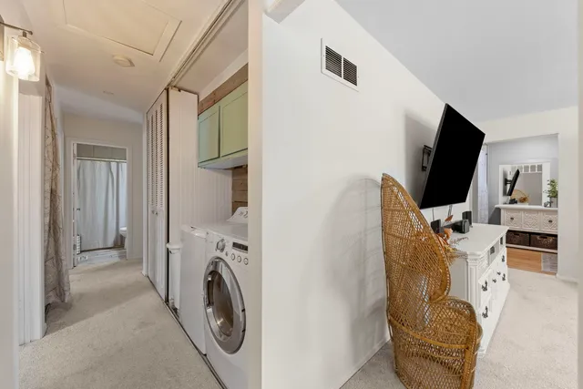 $299,900 | 9 Fieldcrest Drive, Montgomery, IL 60538