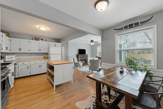 $299,900 | 9 Fieldcrest Drive, Montgomery, IL 60538