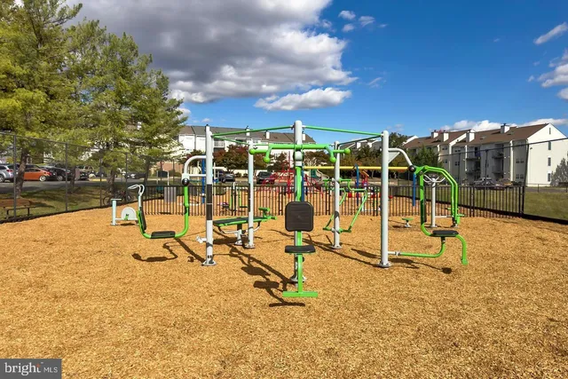 $2,200 | 110 Prosperity Avenue Southeast, Unit D, Leesburg, VA 20175