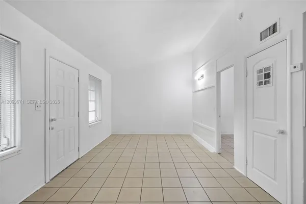$1,700 | 840 Southwest 7th Street, Unit 850, Miami, FL 33130