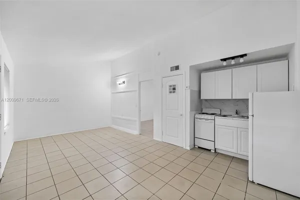 $1,700 | 840 Southwest 7th Street, Unit 850, Miami, FL 33130