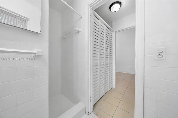 $1,700 | 840 Southwest 7th Street, Unit 850, Miami, FL 33130