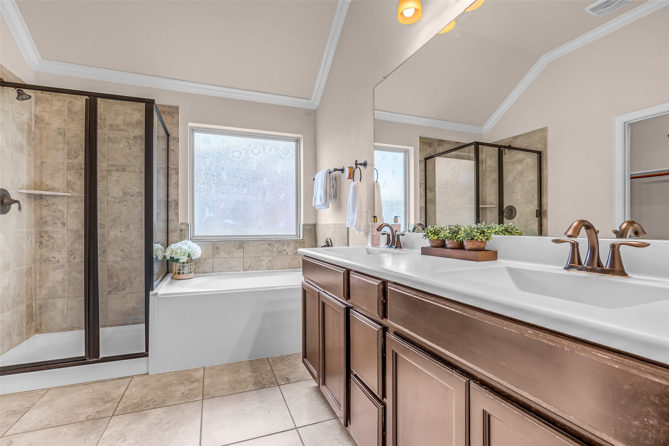 31747 Summit Springs Lane Spring, TX 77386 - Photo 16 of 29 Primary bathroom with soaking tub, separate shower and double vanities