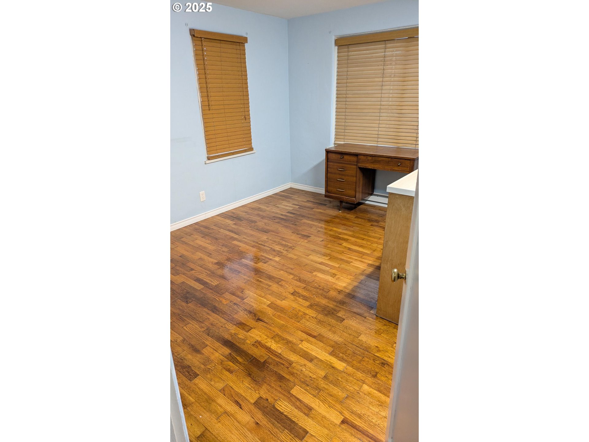 688 32nd Street Springfield, OR 97478 - Photo 6 of 11 a bathroom with a sink