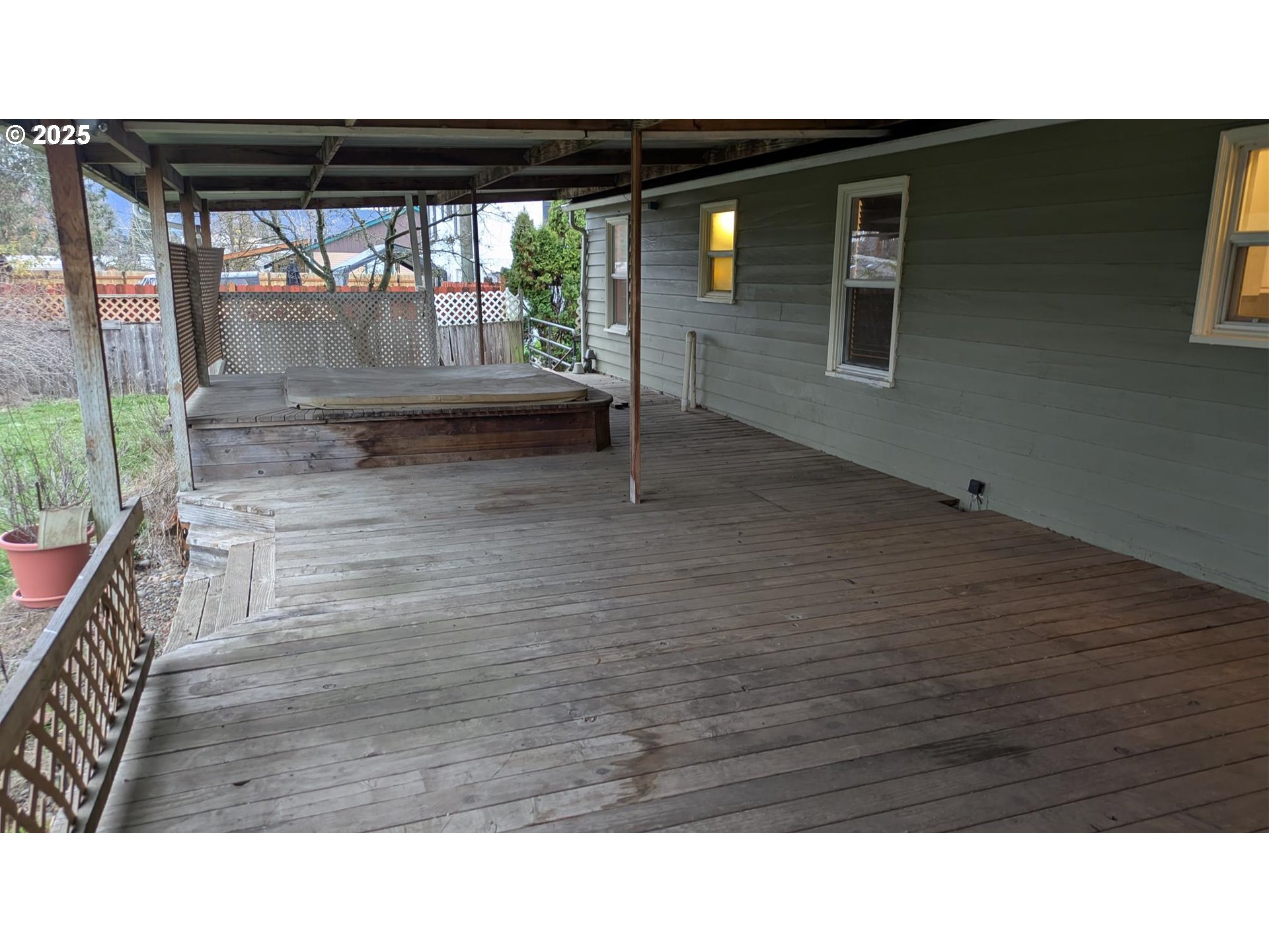 688 32nd Street Springfield, OR 97478 - Photo 10 of 11 a black and white photo of a house