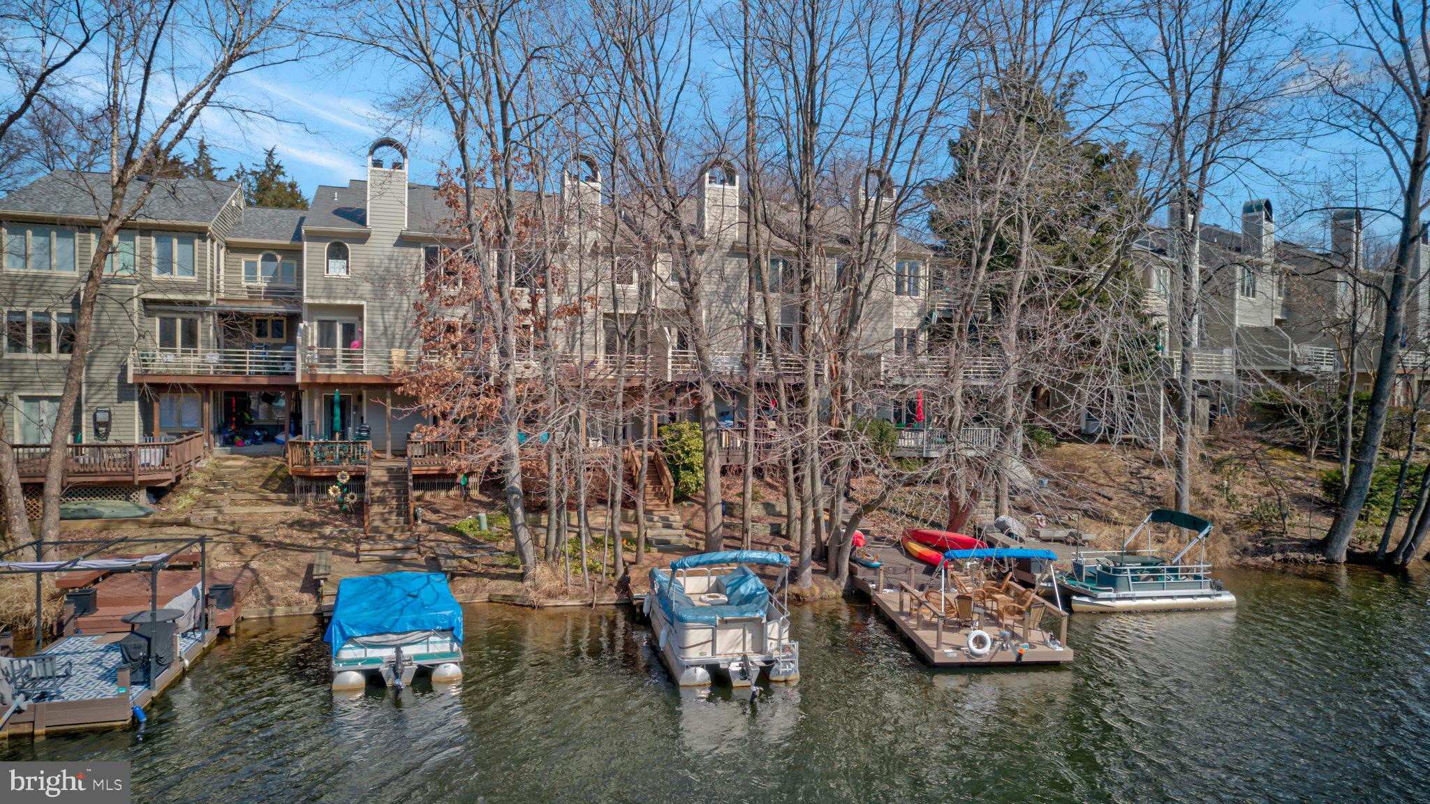 1911 Lakeport Way Reston, VA 20191 - Photo 4 of 63 Your boat awaits you just in time for spring