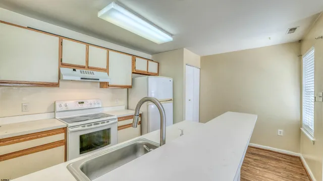 $186,000 | 109 Driftwood Court, Unit 109, Galloway Township, NJ 08205