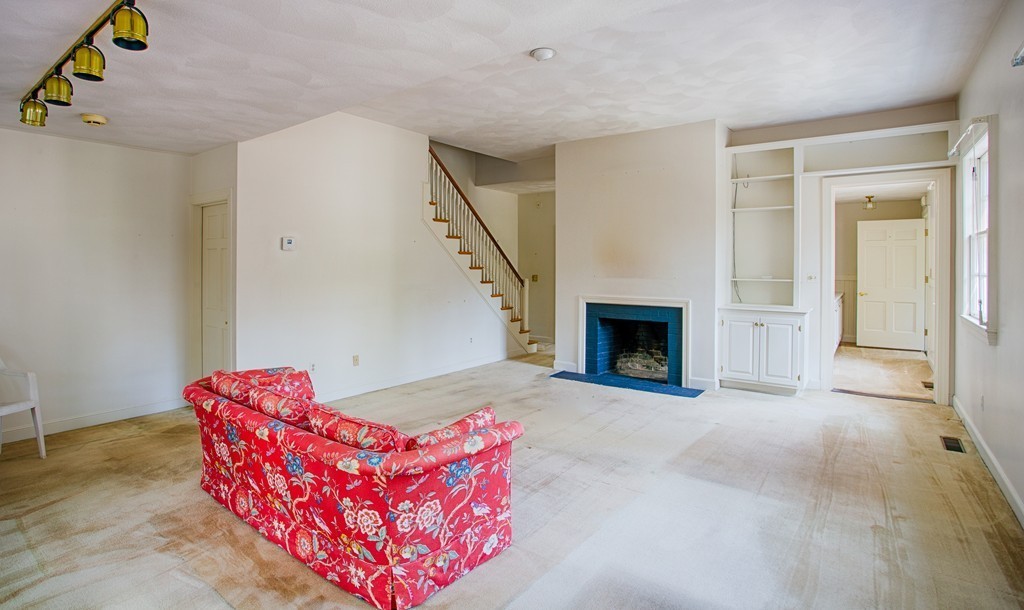 54 Oak Street, Unit 5 Beverly, MA 01915 - Photo 4 of 24