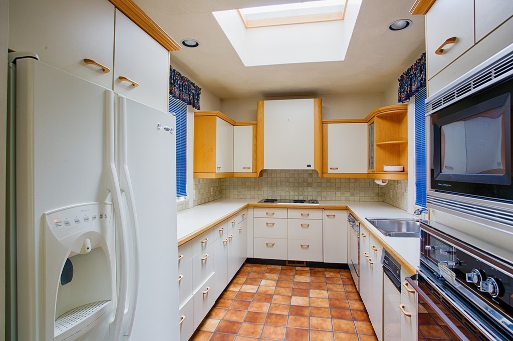 54 Oak Street, Unit 5 Beverly, MA 01915 - Photo 8 of 24