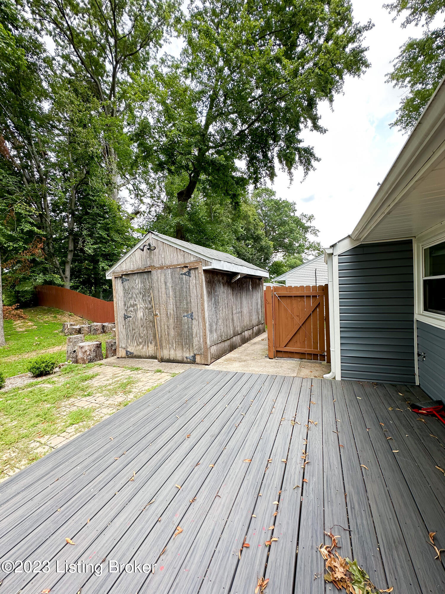1839 Heaton Road Louisville, KY 40216 - Photo 28 of 29 IMG_4395
