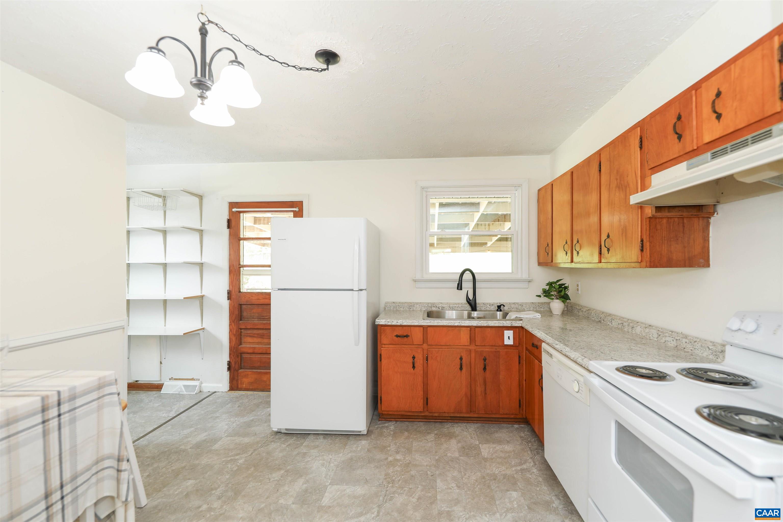 301 Link Road Waynesboro, VA 22980 - Photo 12 of 34 Gallery Image 12