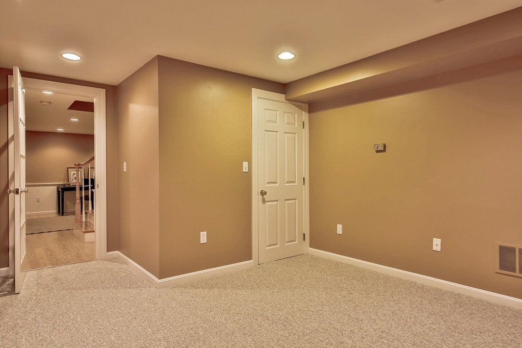 25 Chandler Road Boxford, MA 01921 - Photo 27 of 30 a view of a hallway