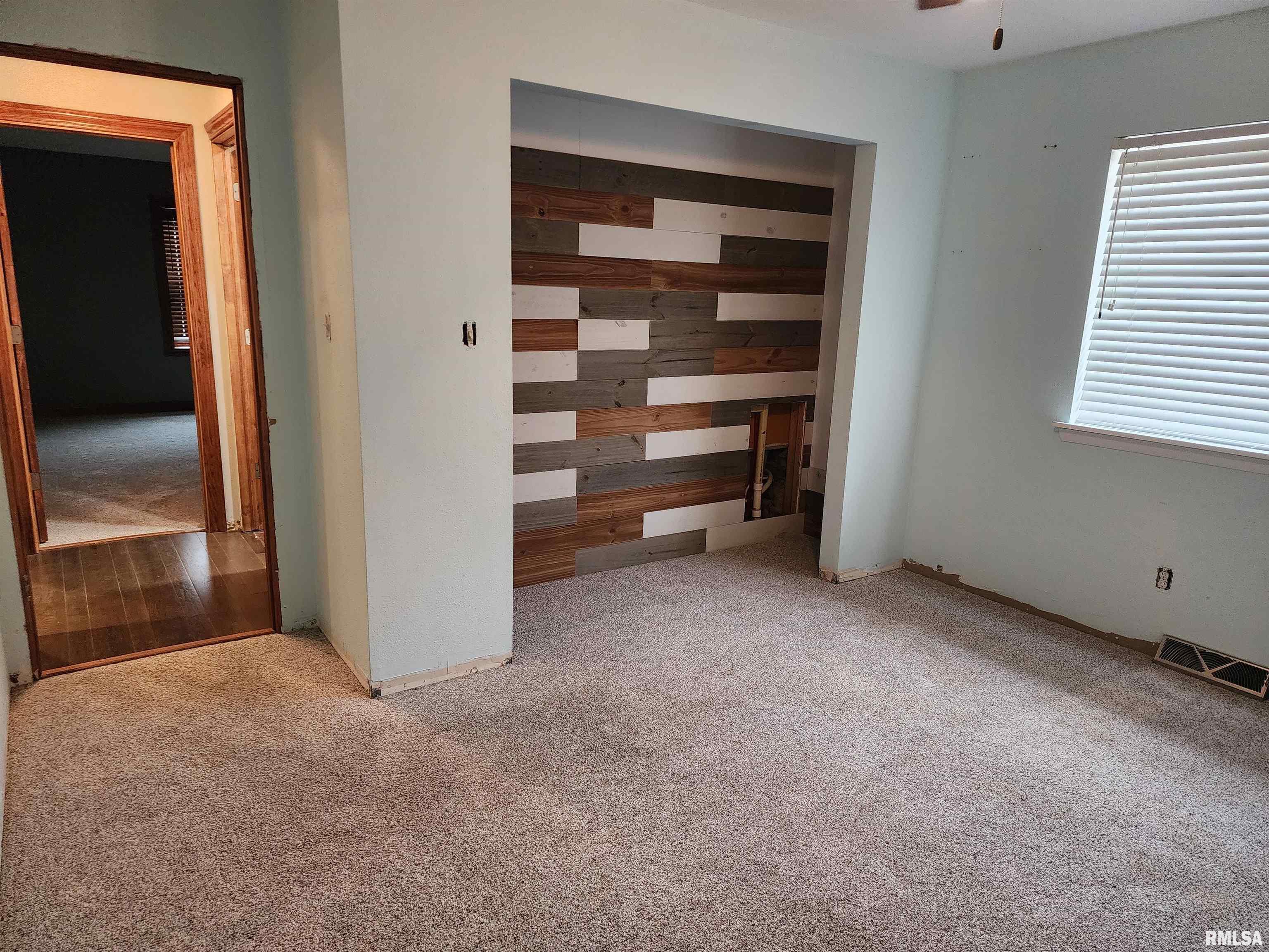 2344 Railsplitter Avenue Lincoln, IL 62656 - Photo 14 of 34 Gallery Image 14