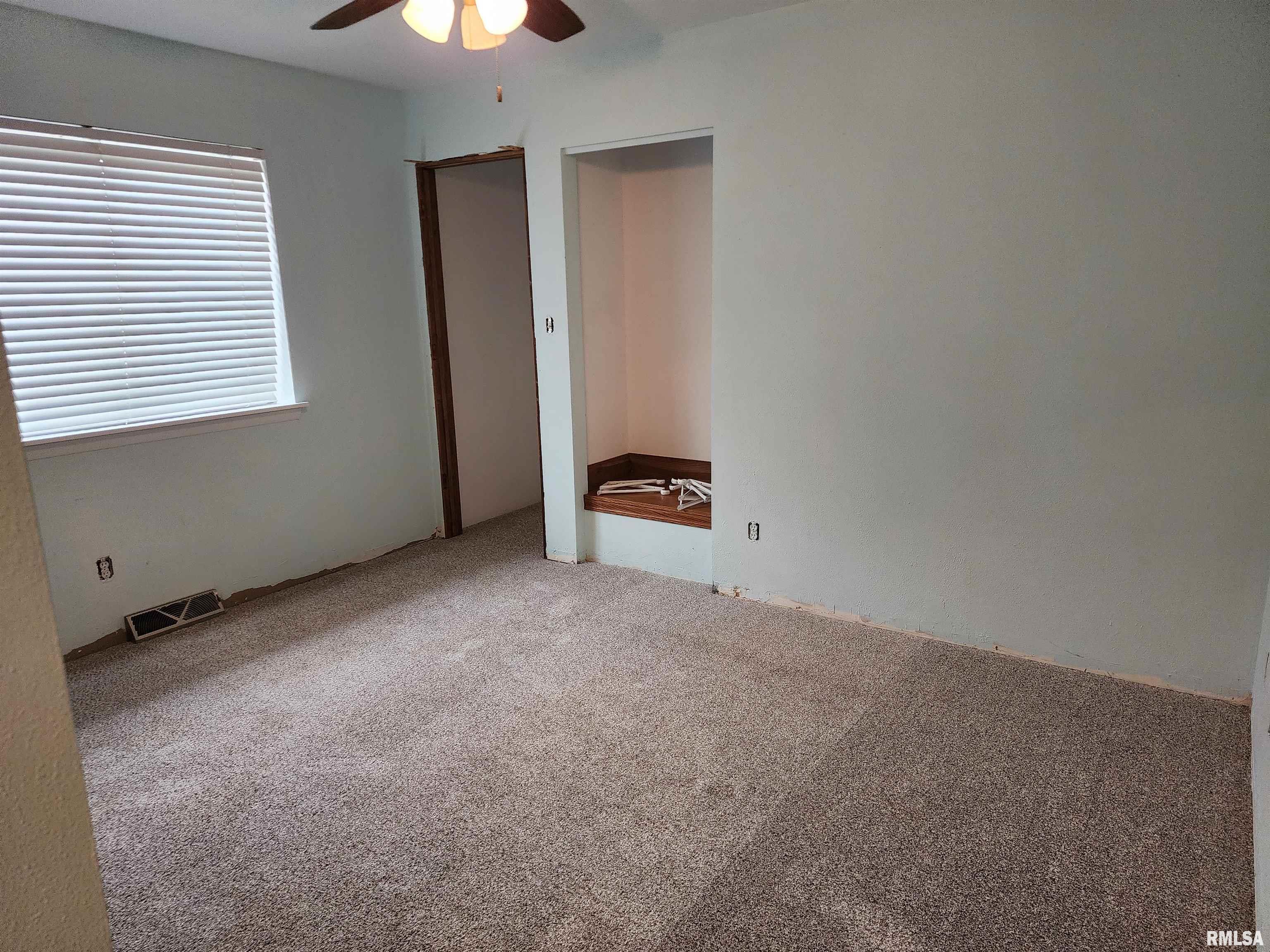 2344 Railsplitter Avenue Lincoln, IL 62656 - Photo 15 of 34 Gallery Image 15