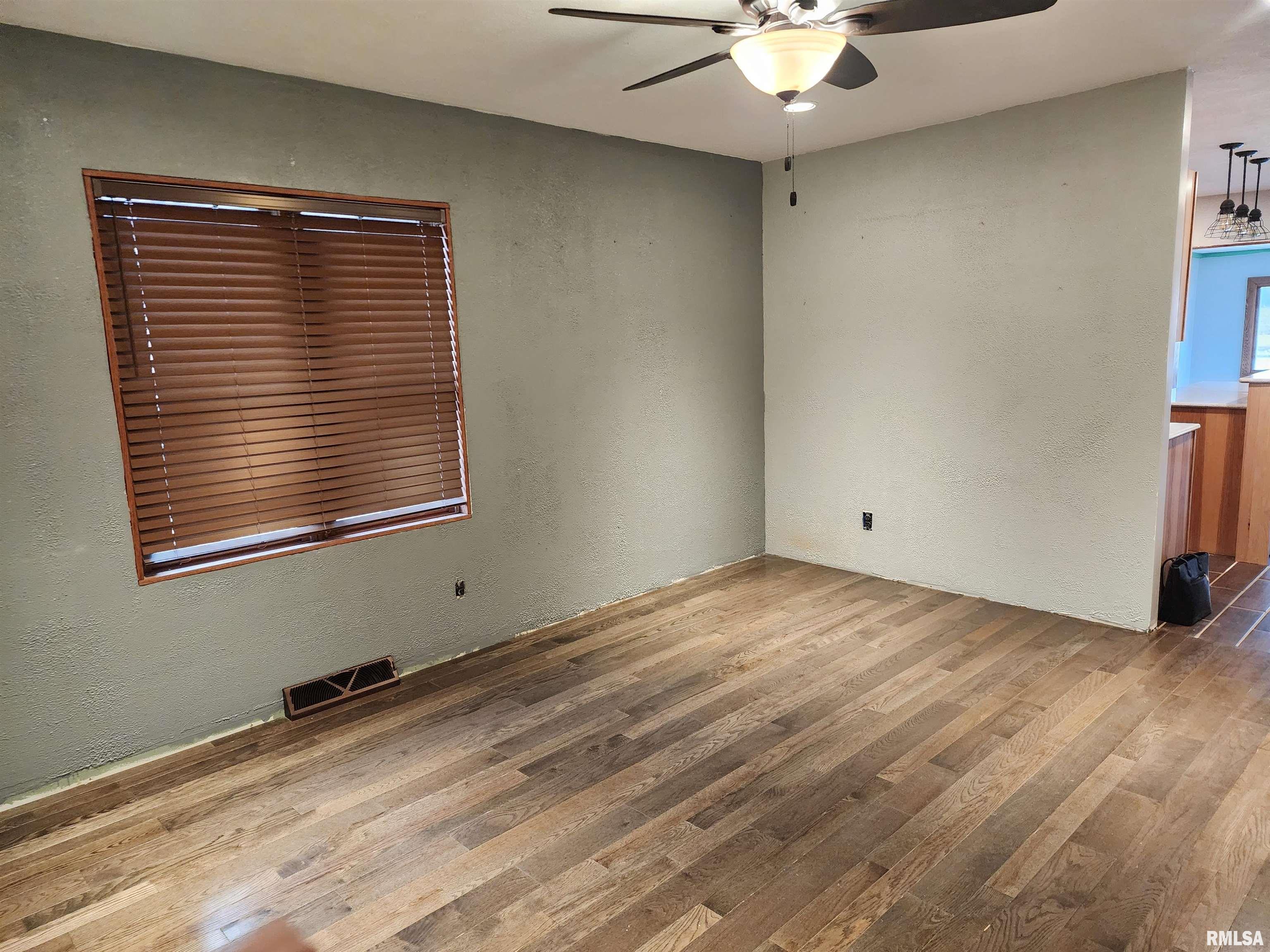 2344 Railsplitter Avenue Lincoln, IL 62656 - Photo 2 of 34 Gallery Image 2