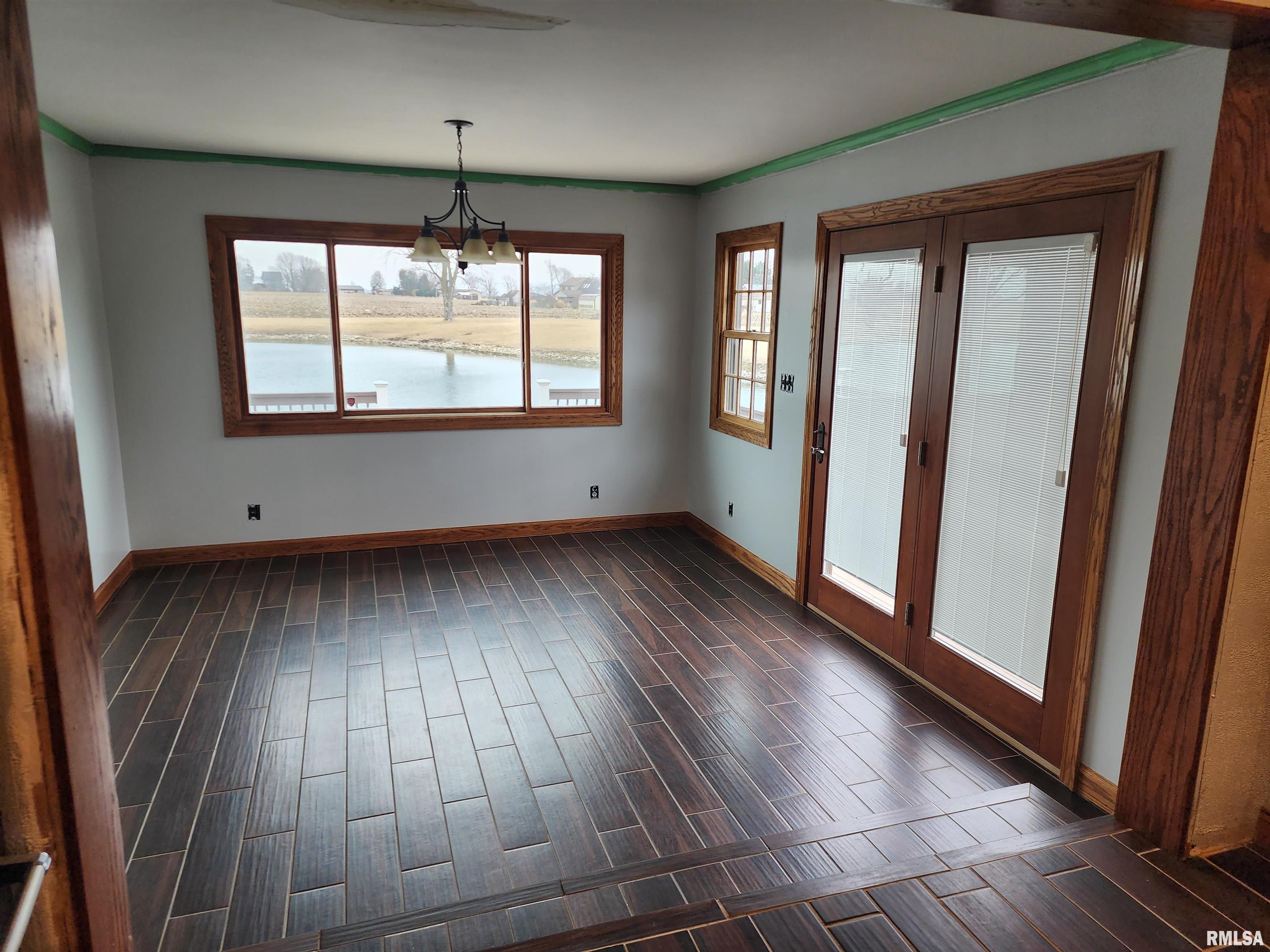 2344 Railsplitter Avenue Lincoln, IL 62656 - Photo 6 of 34 Gallery Image 6