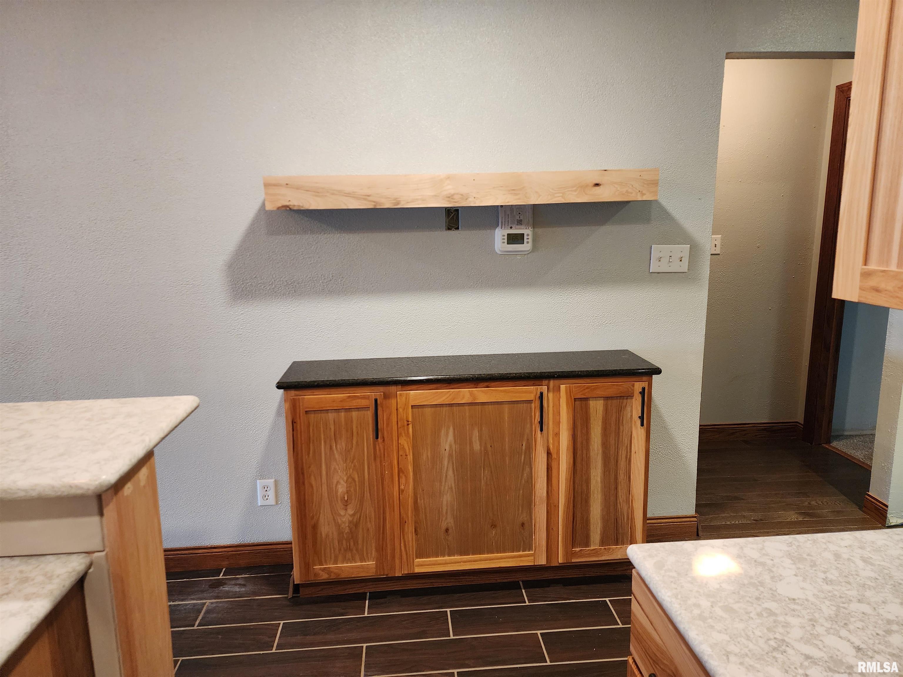2344 Railsplitter Avenue Lincoln, IL 62656 - Photo 10 of 34 Gallery Image 10