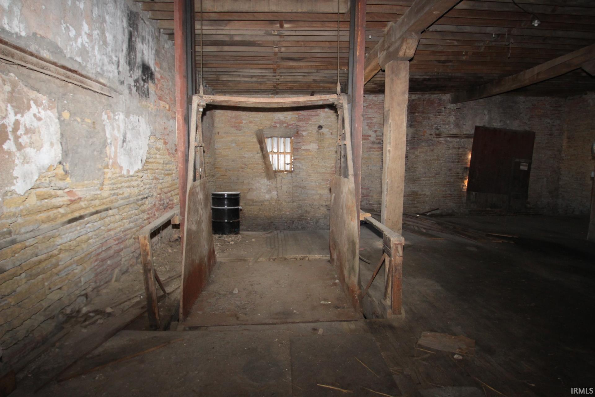 55 West Water Street Wabash, IN 46992 - Photo 23 of 33