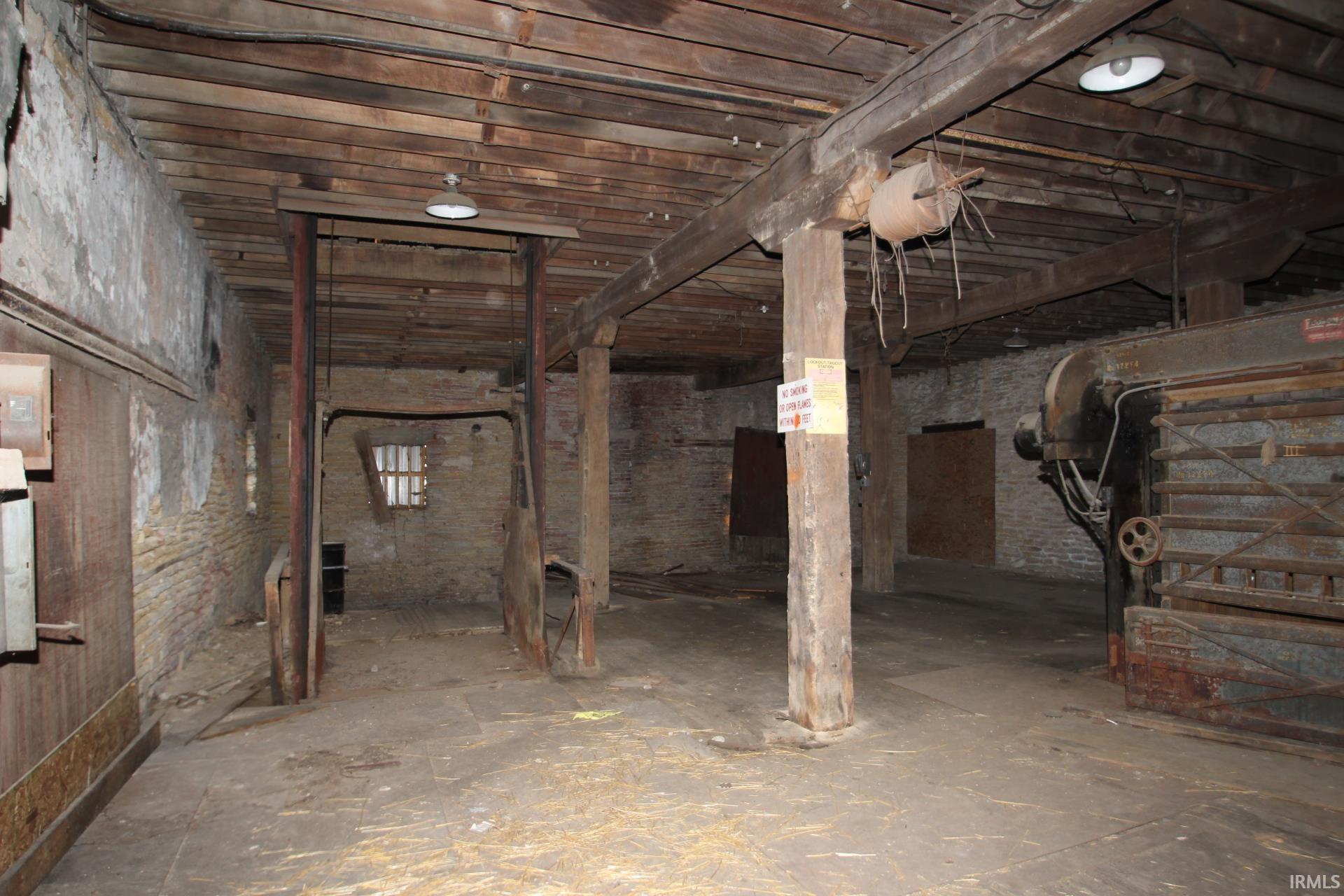 55 West Water Street Wabash, IN 46992 - Photo 28 of 33