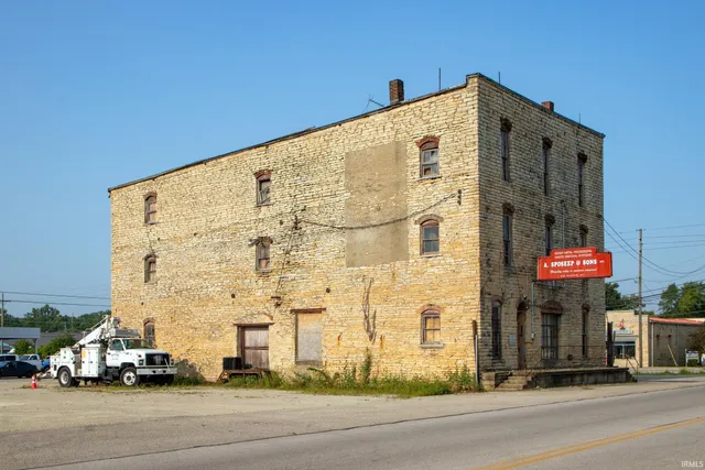 $1 | 55 West Water Street, Wabash, IN 46992