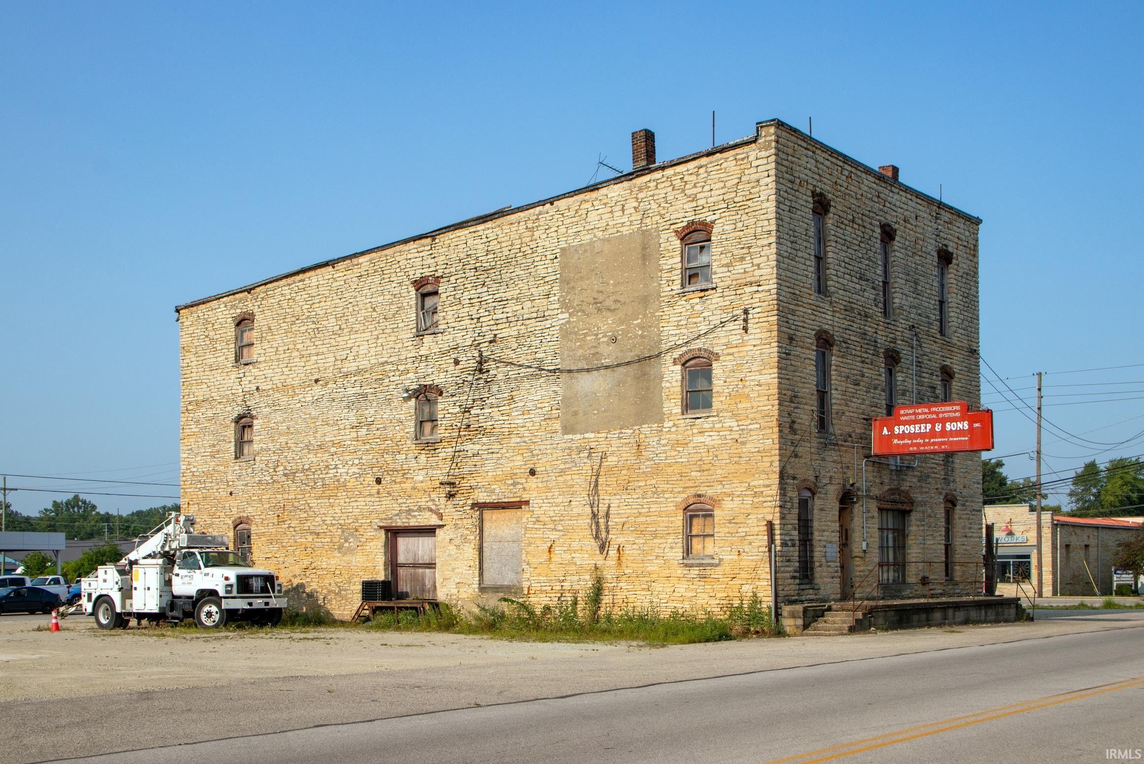 55 West Water Street Wabash, IN 46992 - Photo 3 of 33