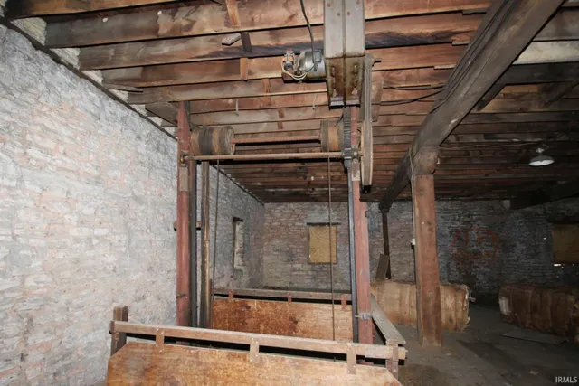 $1 | 55 West Water Street, Wabash, IN 46992