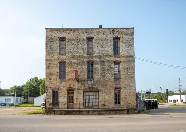 $1 | 55 West Water Street, Wabash, IN 46992