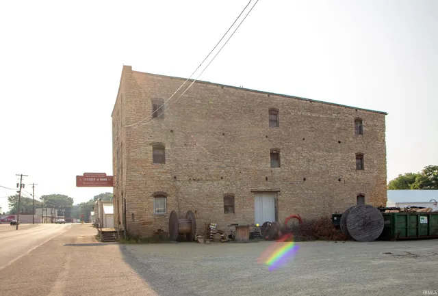 $1 | 55 West Water Street, Wabash, IN 46992