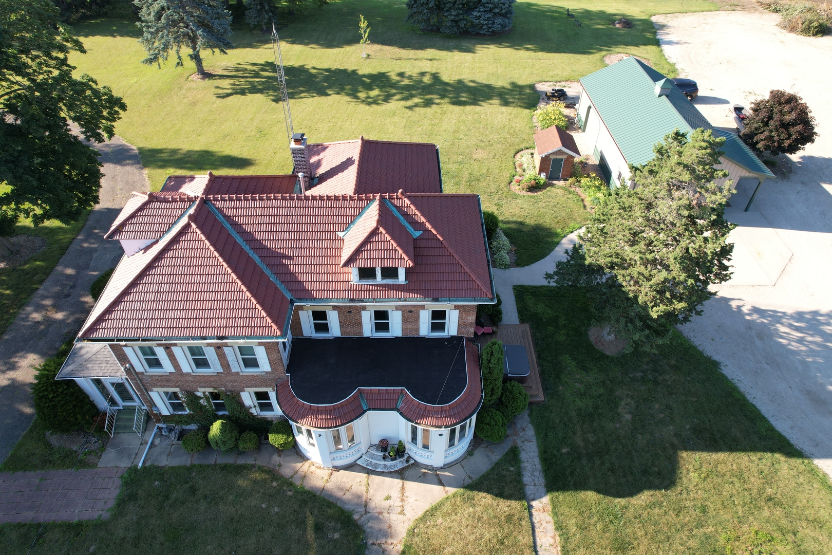14676 East Twombly Road Rochelle, IL 61068 - Photo 3 of 63 an aerial view of a house with yard