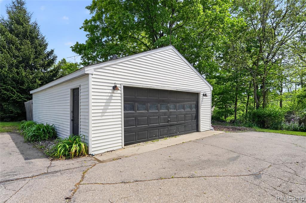 6235 Flushing Road Flushing, MI 48433 - Photo 47 of 58